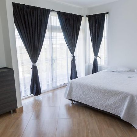 Апарт отель Casa Blanca Malibu Санта-Вероника Экстерьер фото